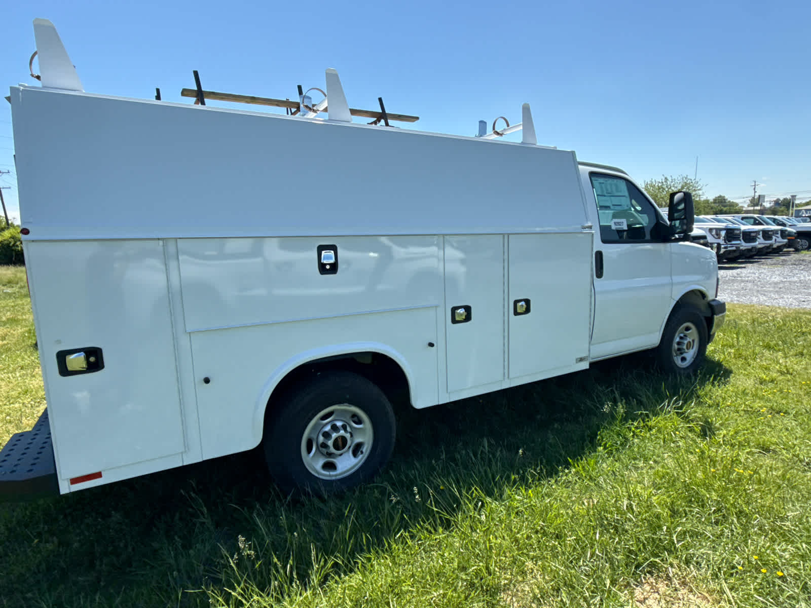 2025 GMC Savana Cutaway Work Van