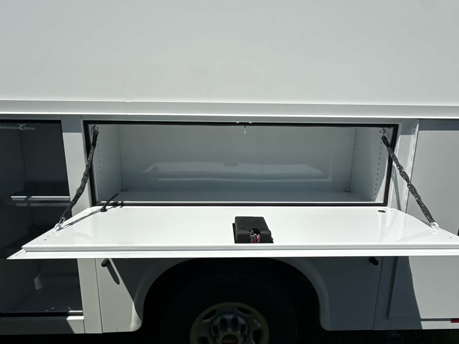 2025 GMC Savana Cutaway Work Van