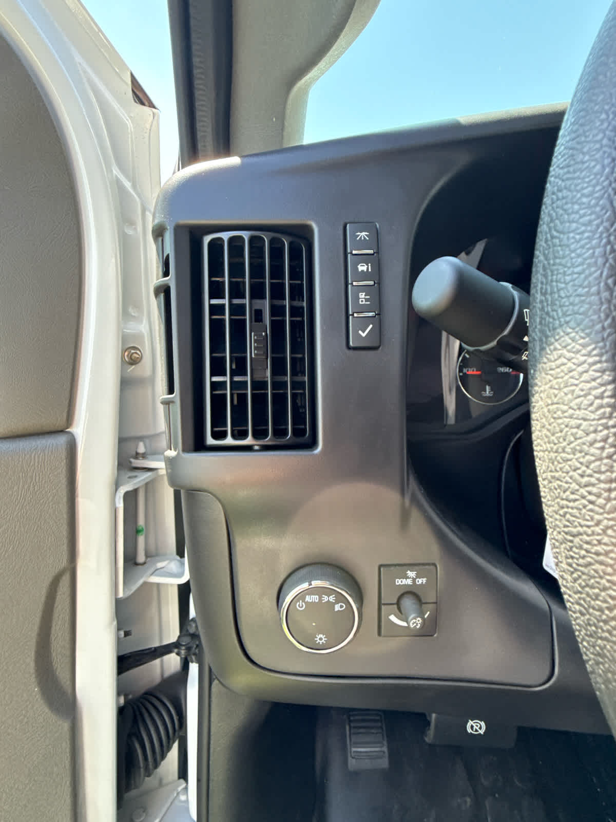 2025 GMC Savana Cutaway Work Van