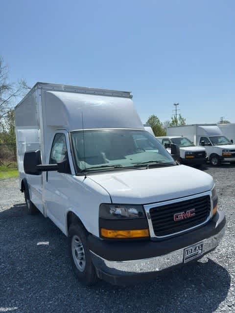 2025 GMC Savana Cutaway Work Van