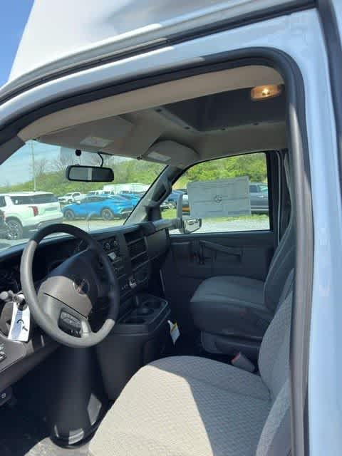 2025 GMC Savana Cutaway Work Van