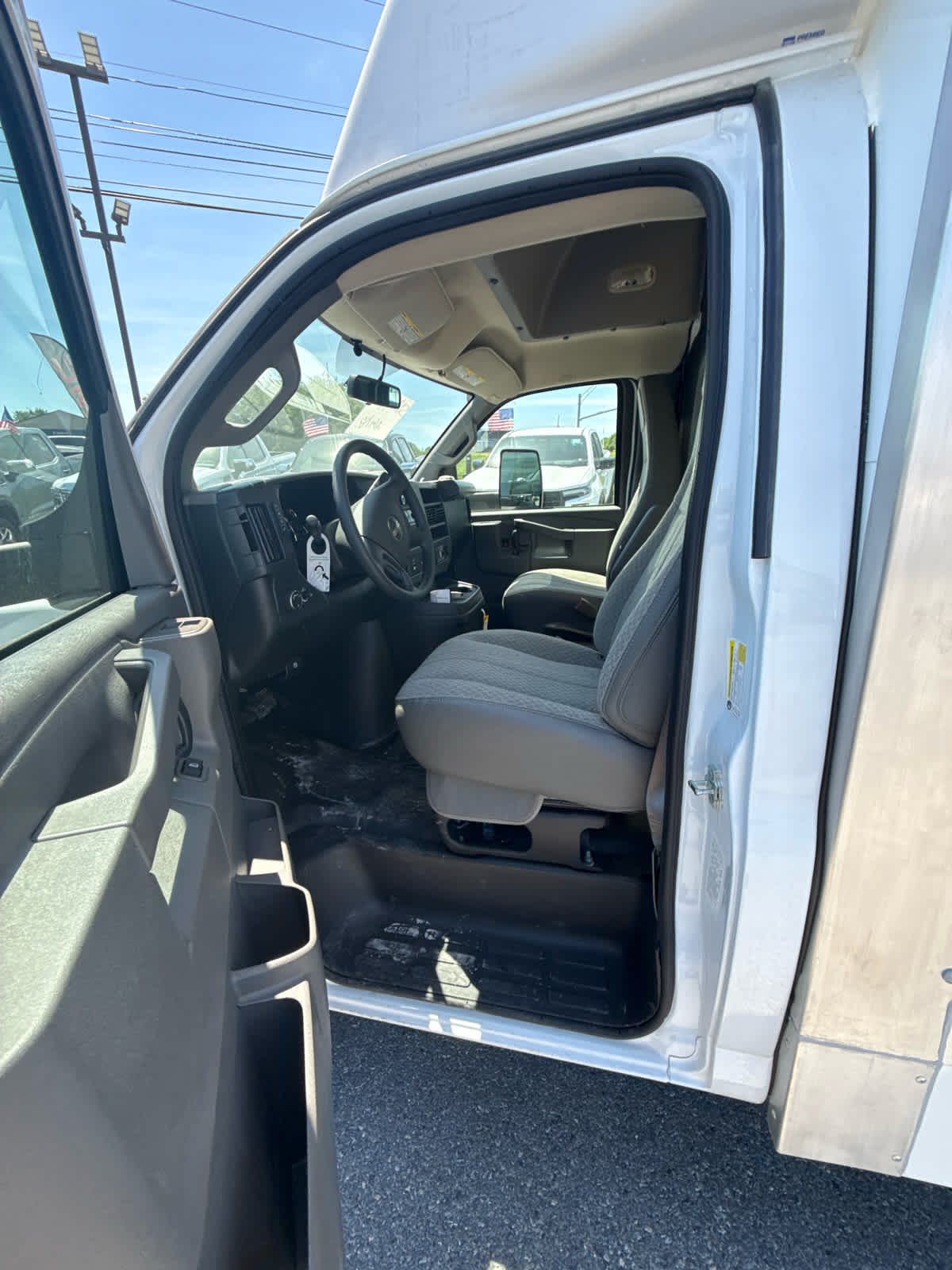 2025 GMC Savana Cutaway Work Van