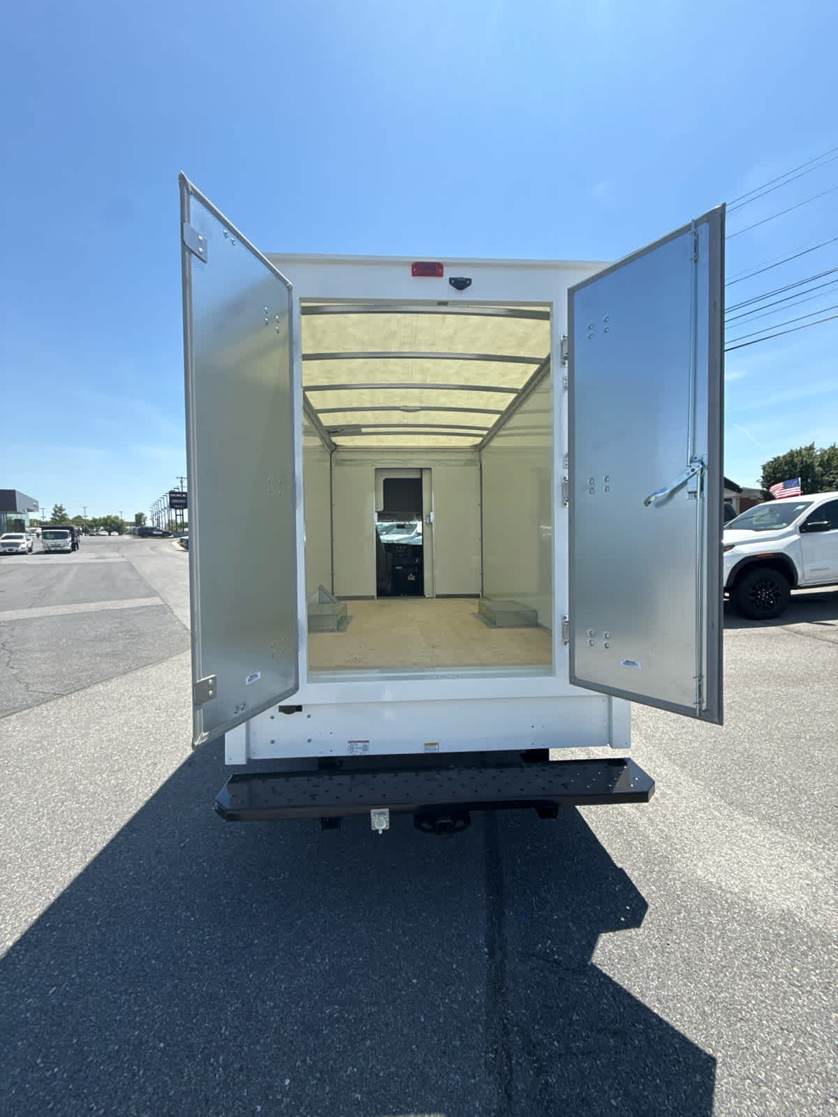 2025 GMC Savana Cutaway Work Van