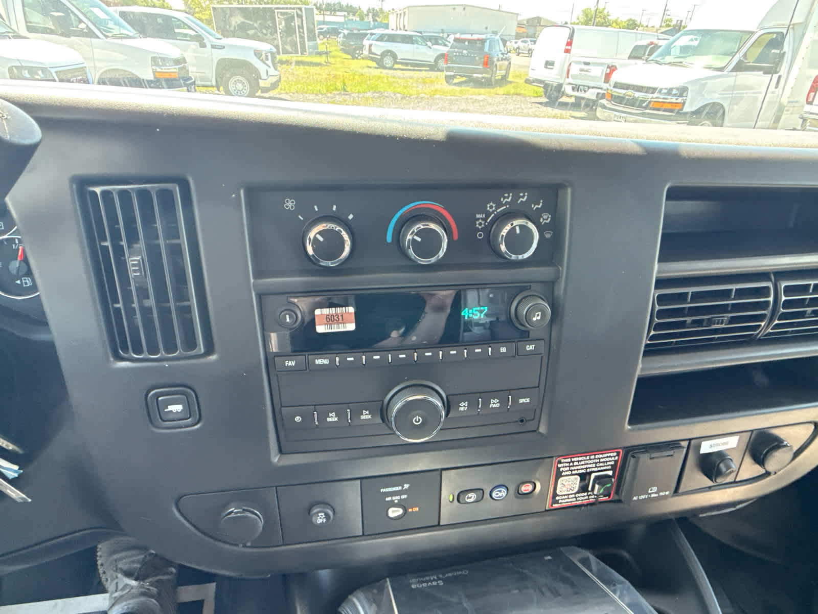 2025 GMC Savana Cutaway Work Van