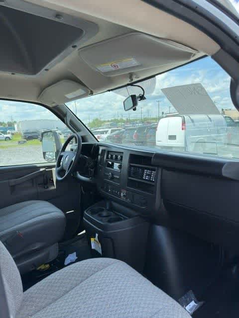 2025 GMC Savana Cutaway Work Van