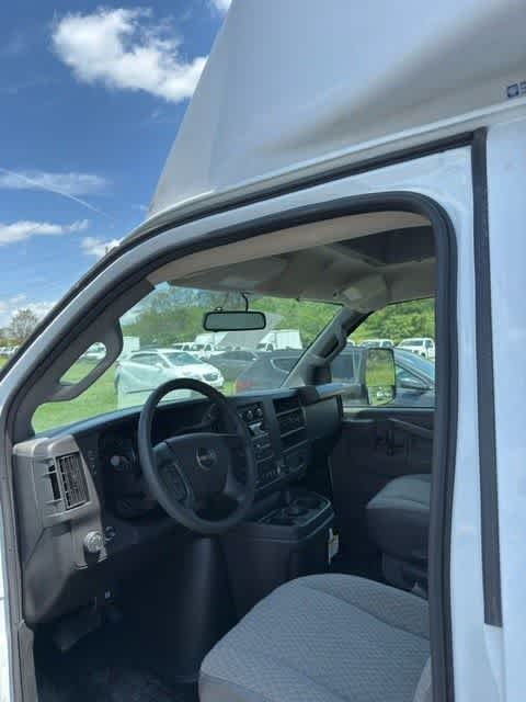 2025 GMC Savana Cutaway Work Van