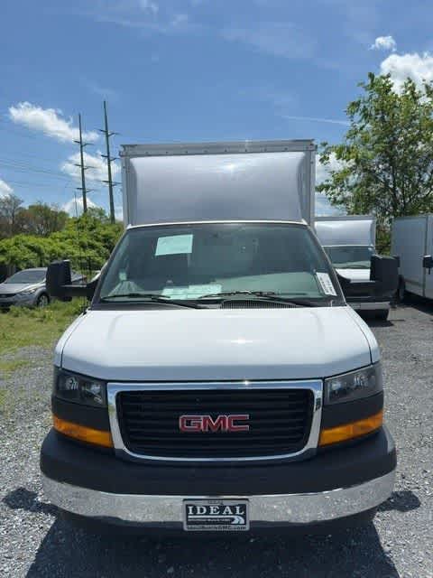 2025 GMC Savana Cutaway Work Van