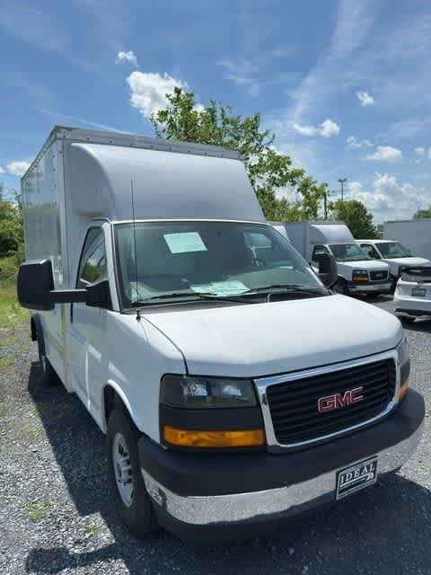 2025 GMC Savana Cutaway Work Van