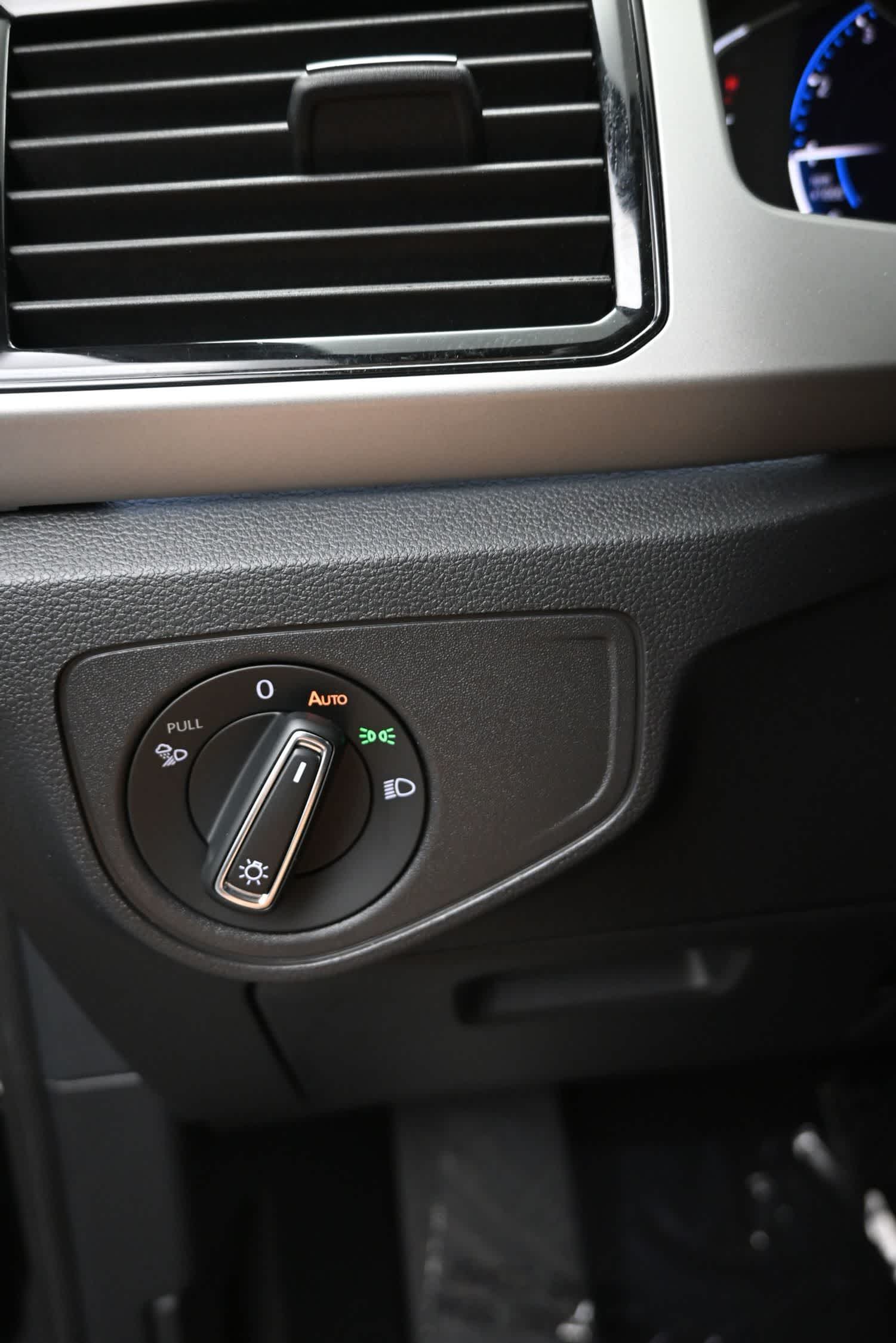 2021 Volkswagen Atlas Cross Sport 3.6L V6 SEL Premium