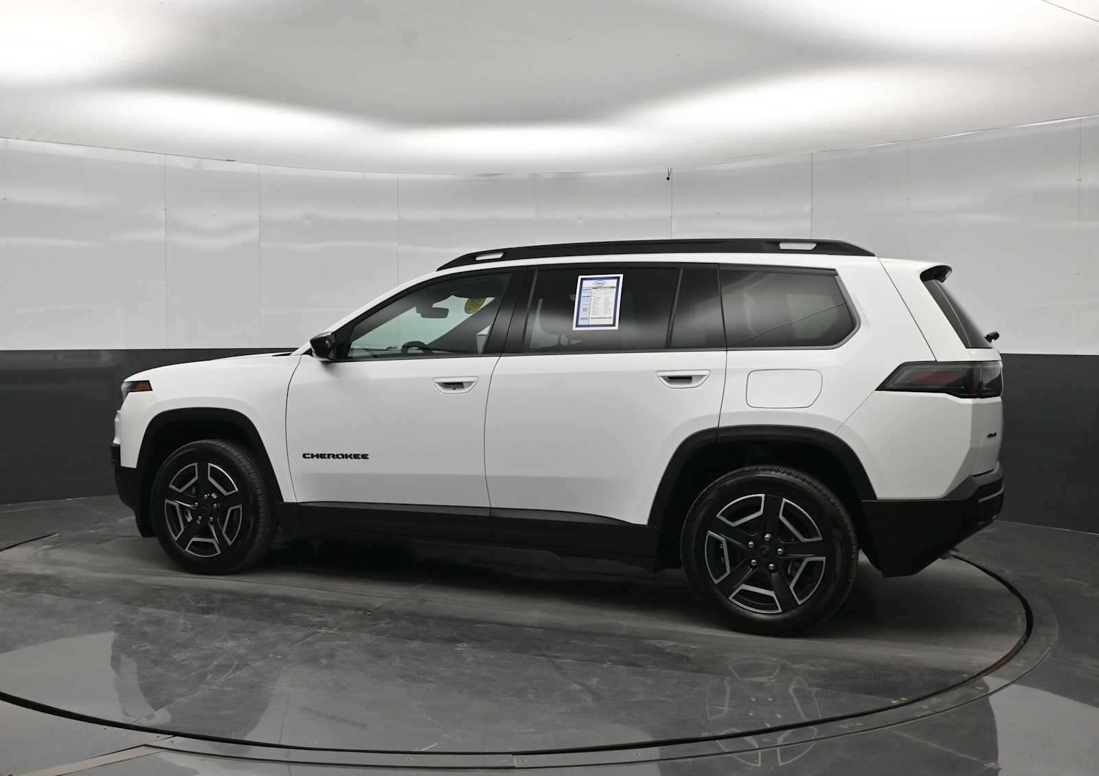 2026 Jeep Cherokee Laredo