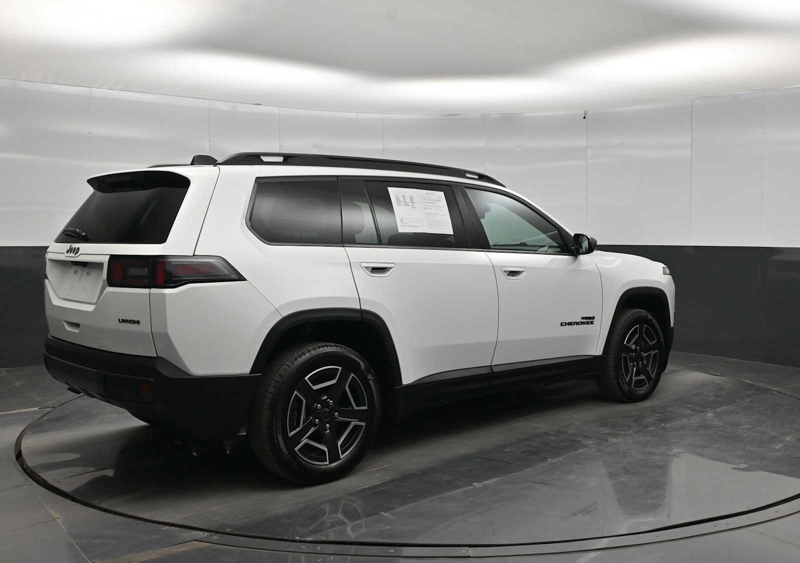 2026 Jeep Cherokee Laredo