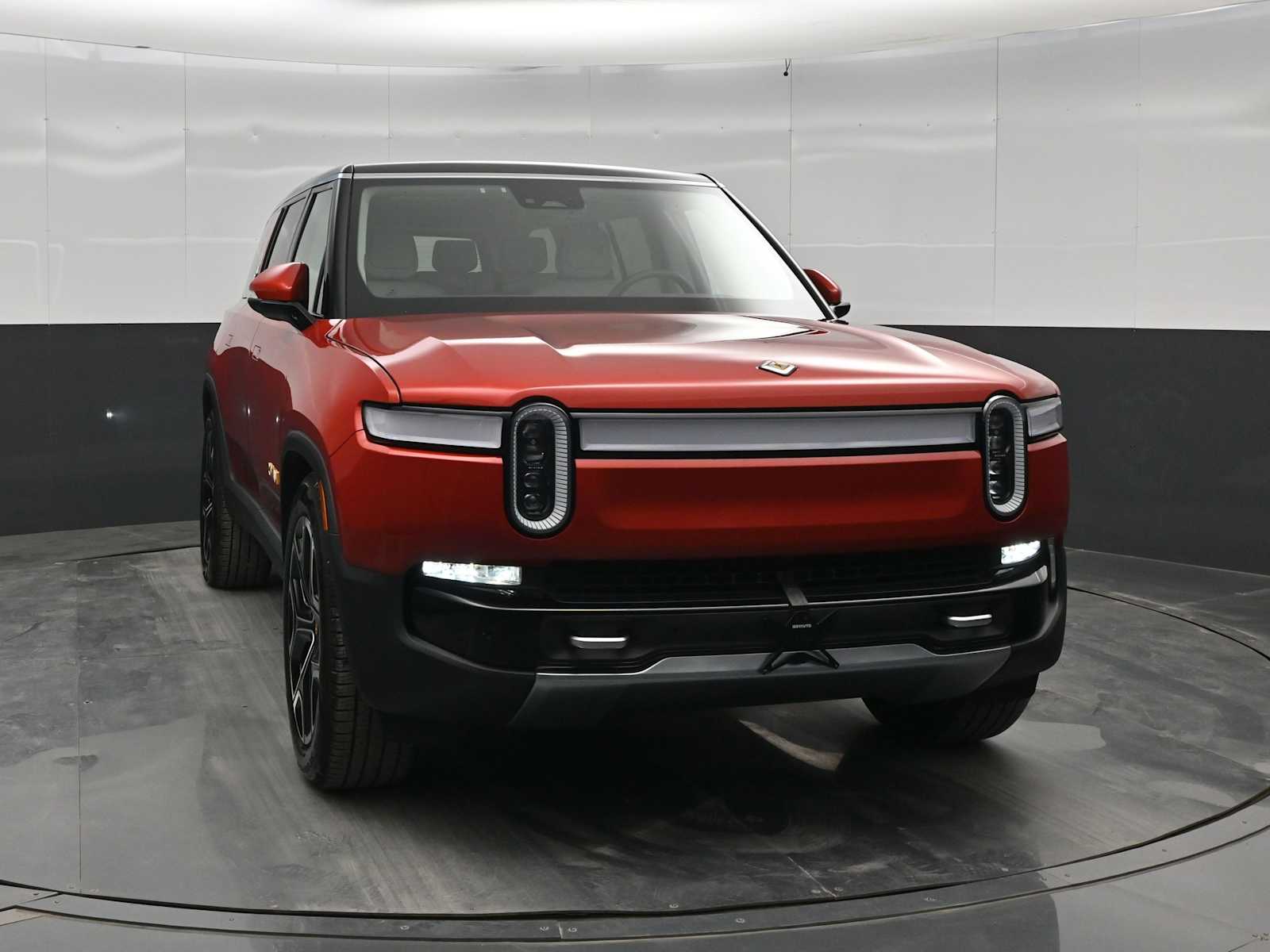 2023 Rivian R1S Adventure