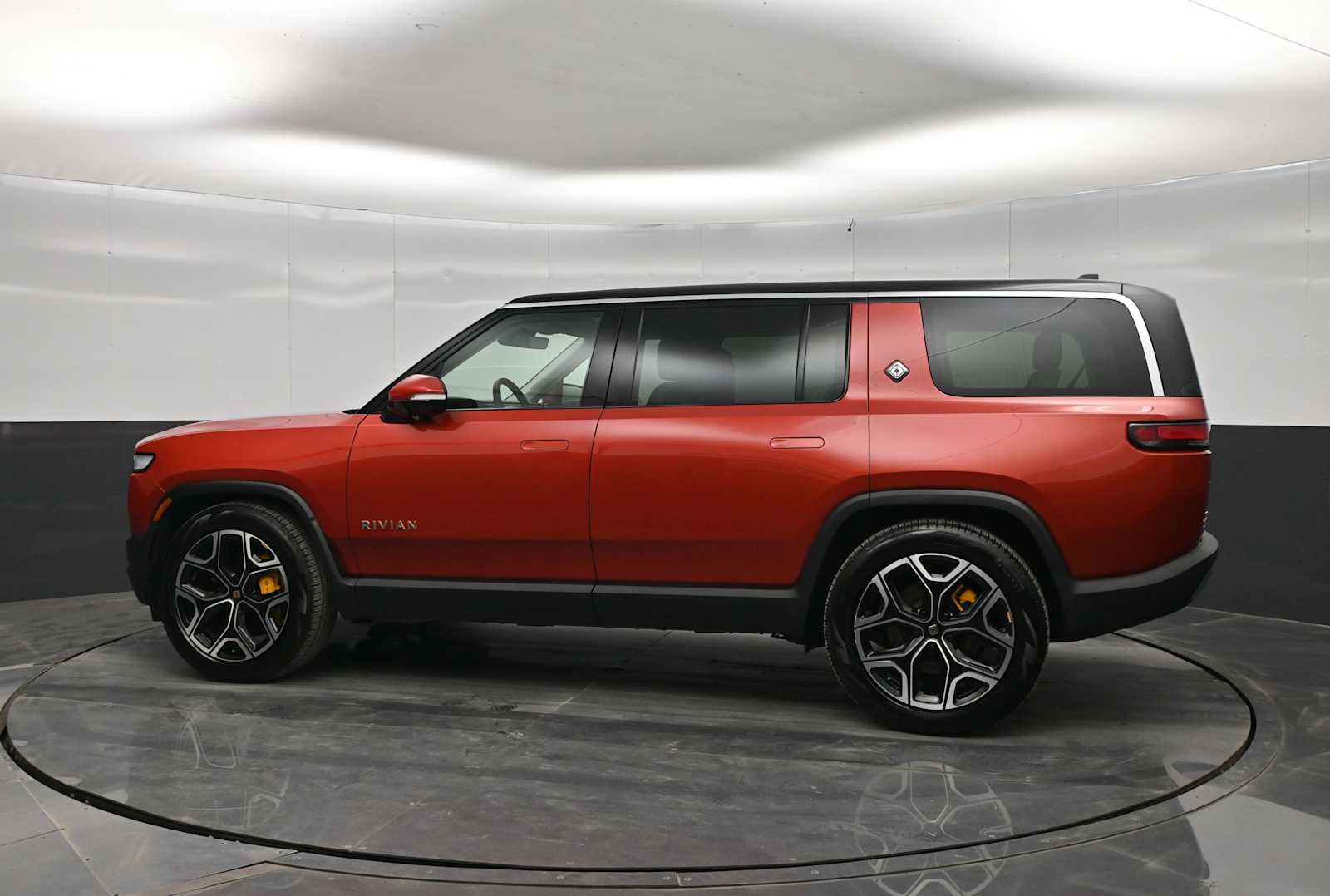 2023 Rivian R1S Adventure