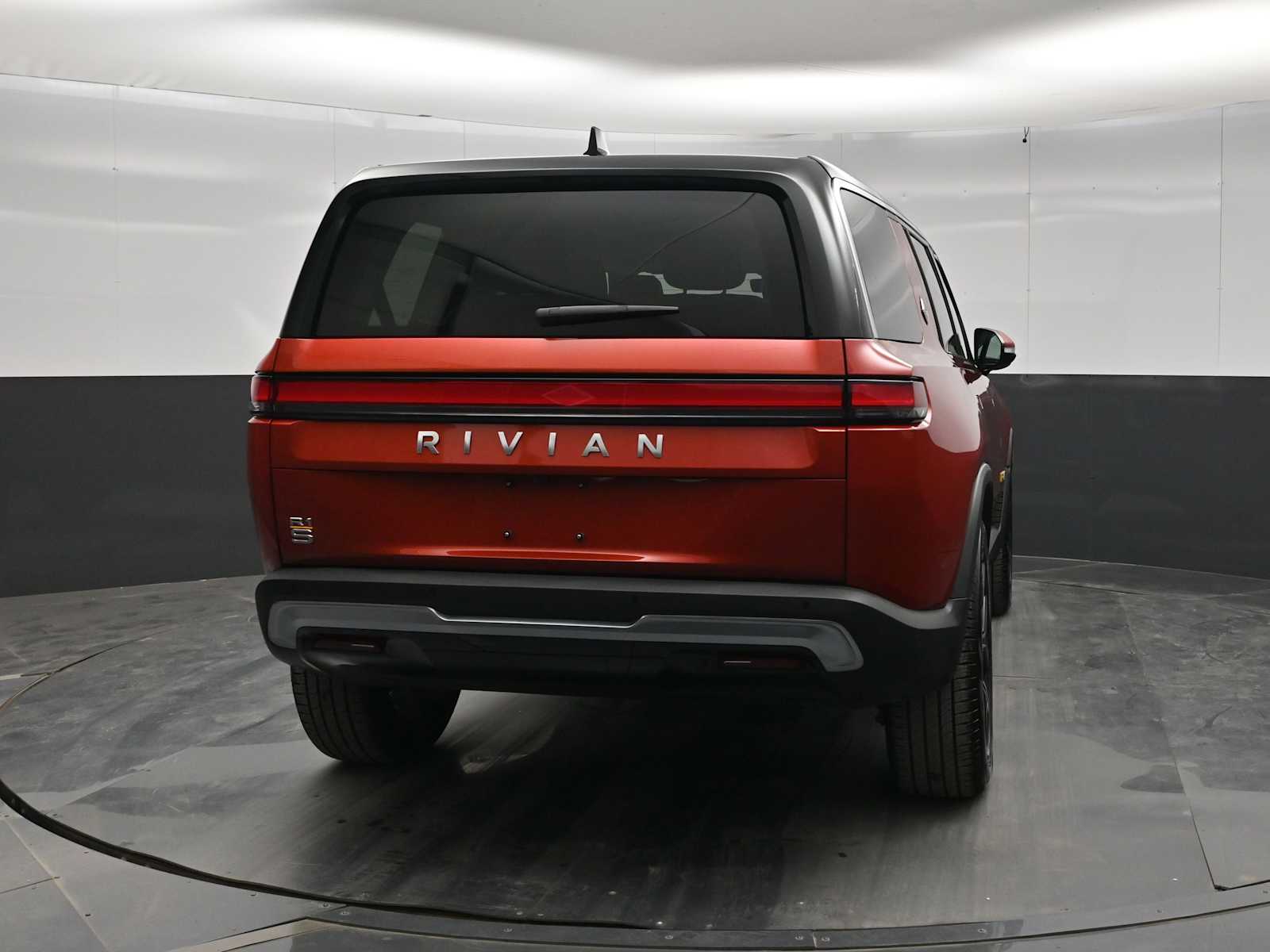 2023 Rivian R1S Adventure