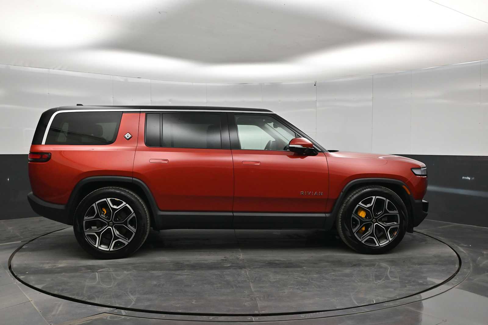 2023 Rivian R1S Adventure