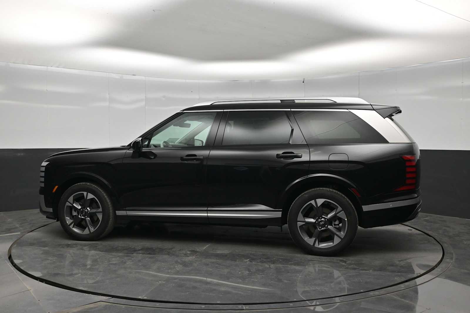 2027 Hyundai Palisade Limited 8P