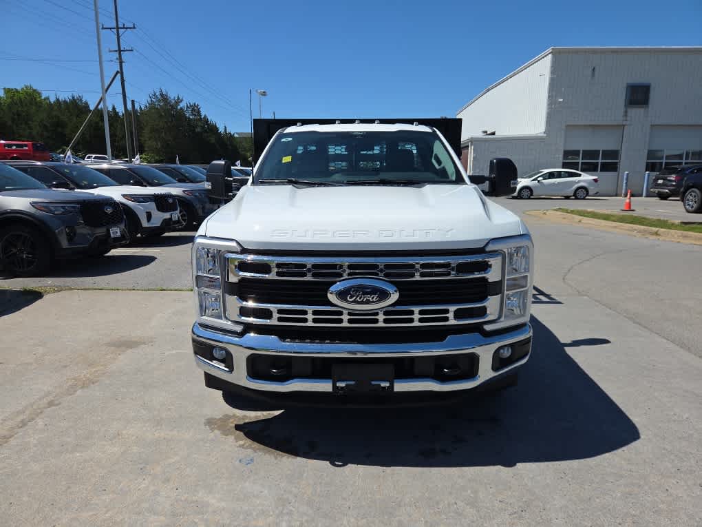 2025 Ford F-350 Chassis XL