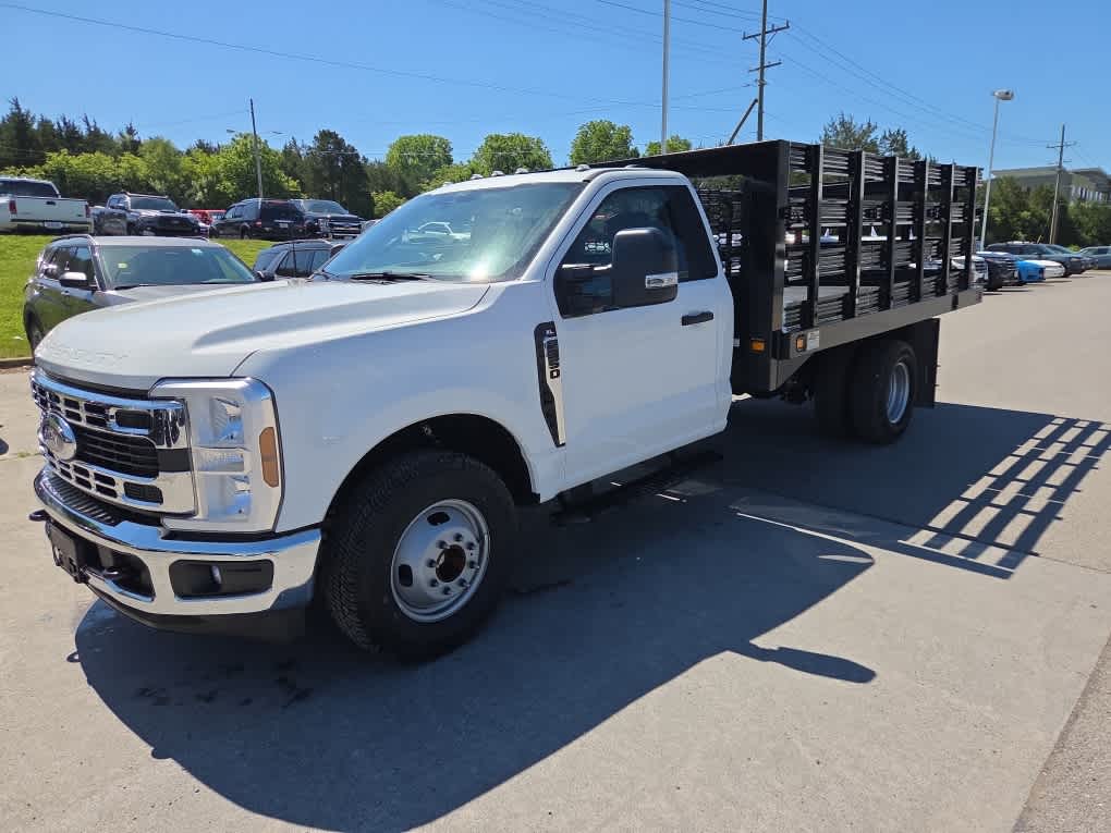 2025 Ford F-350 Chassis XL
