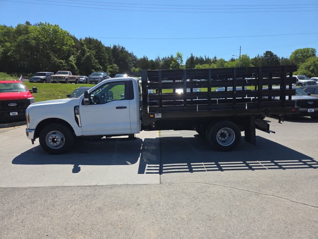 2025 Ford F-350 Chassis XL