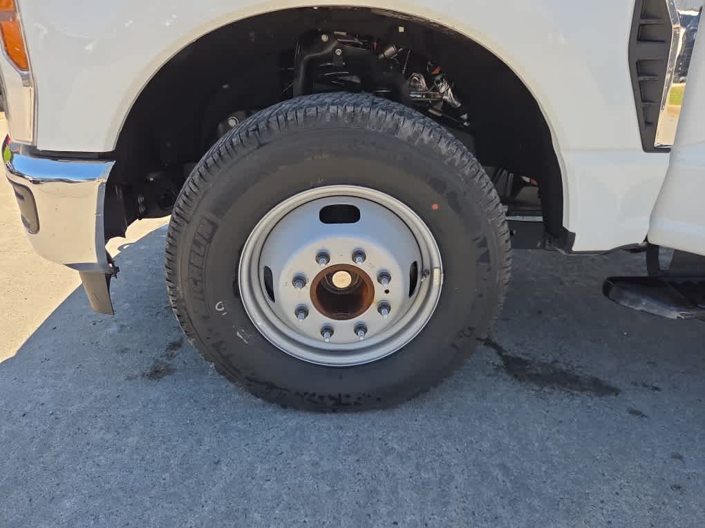 2025 Ford F-350 Chassis XL