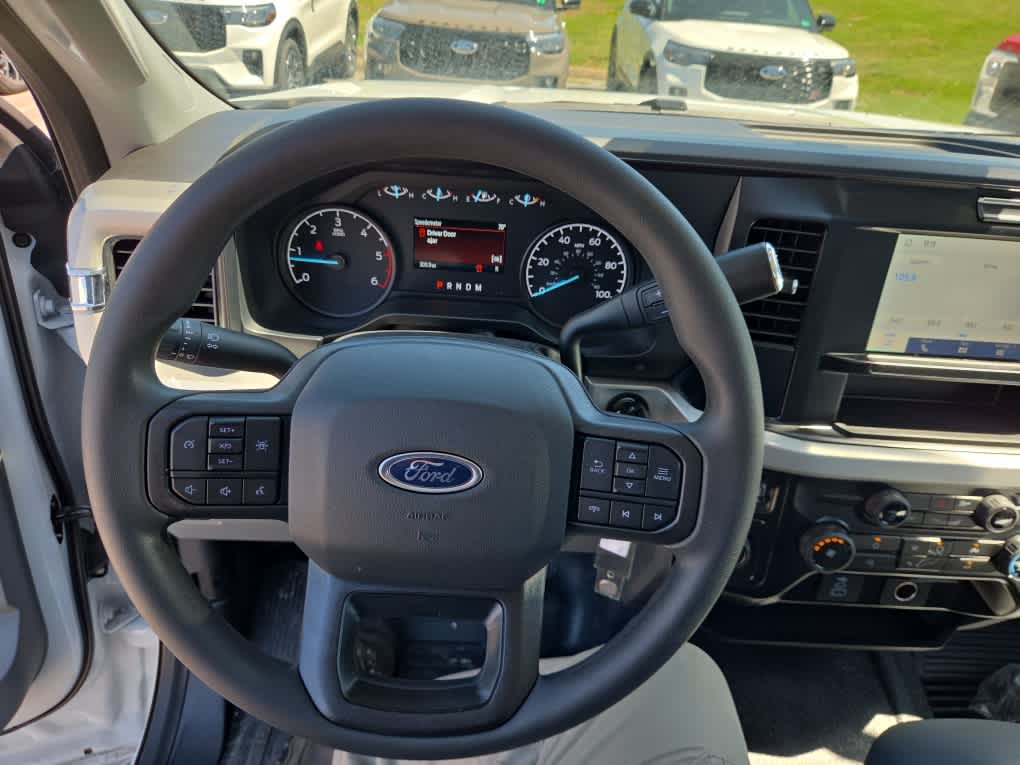 2025 Ford F-350 Chassis XL