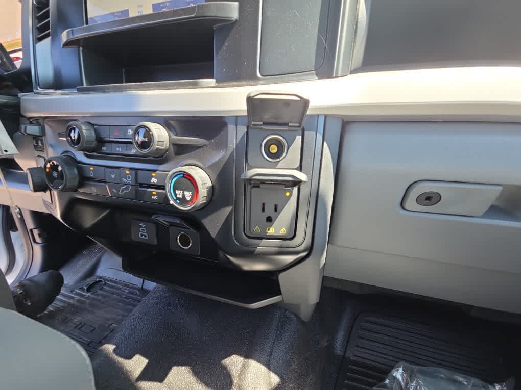 2025 Ford F-350 Chassis XL