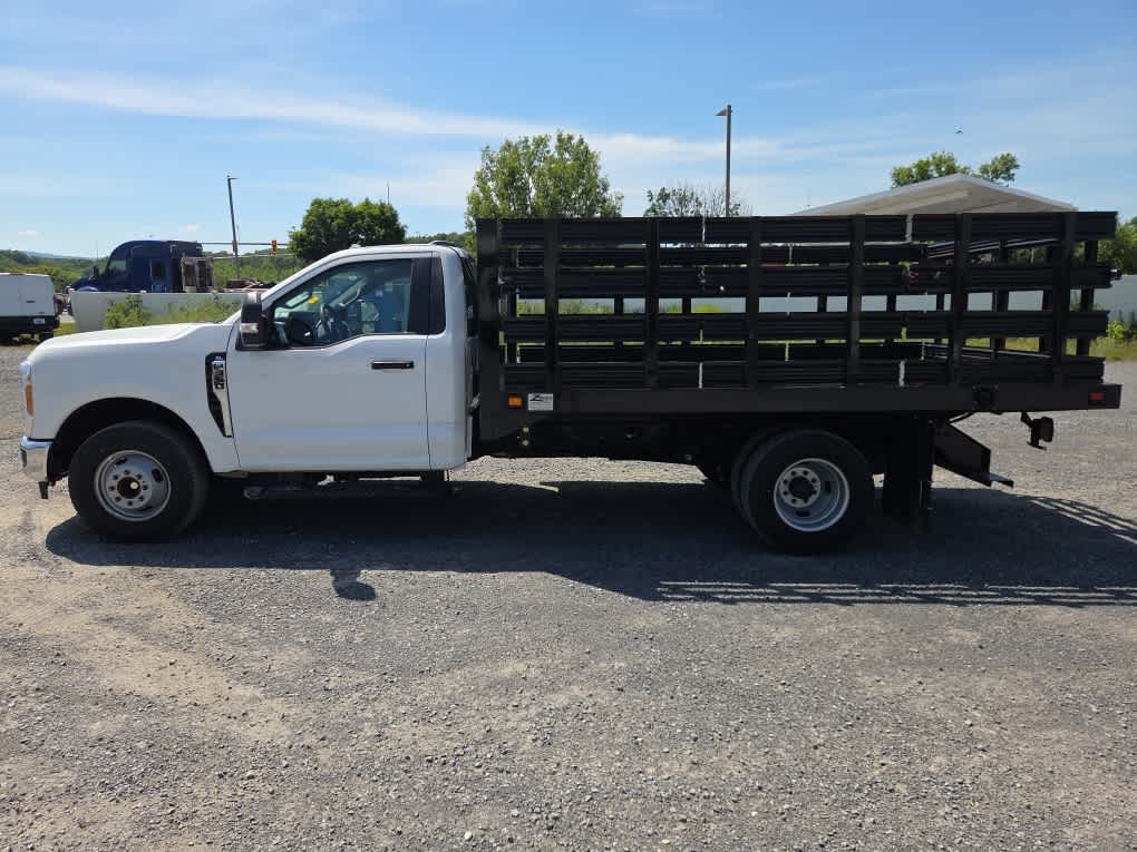 2025 Ford F-350 Chassis XL