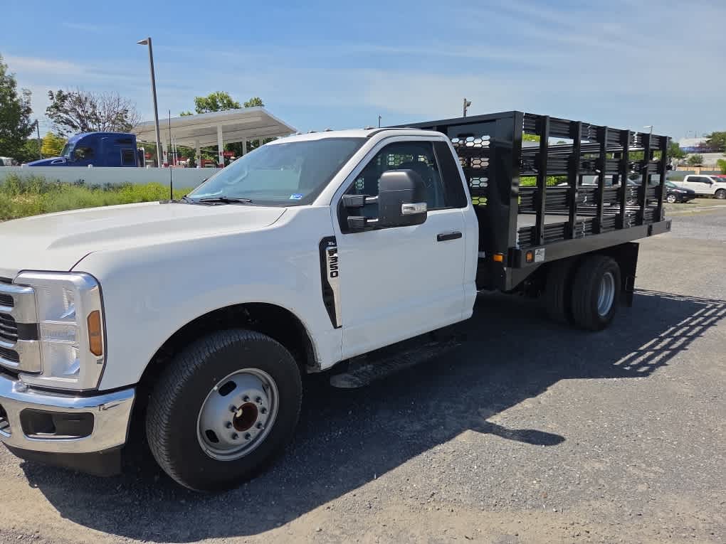 2025 Ford F-350 Chassis XL