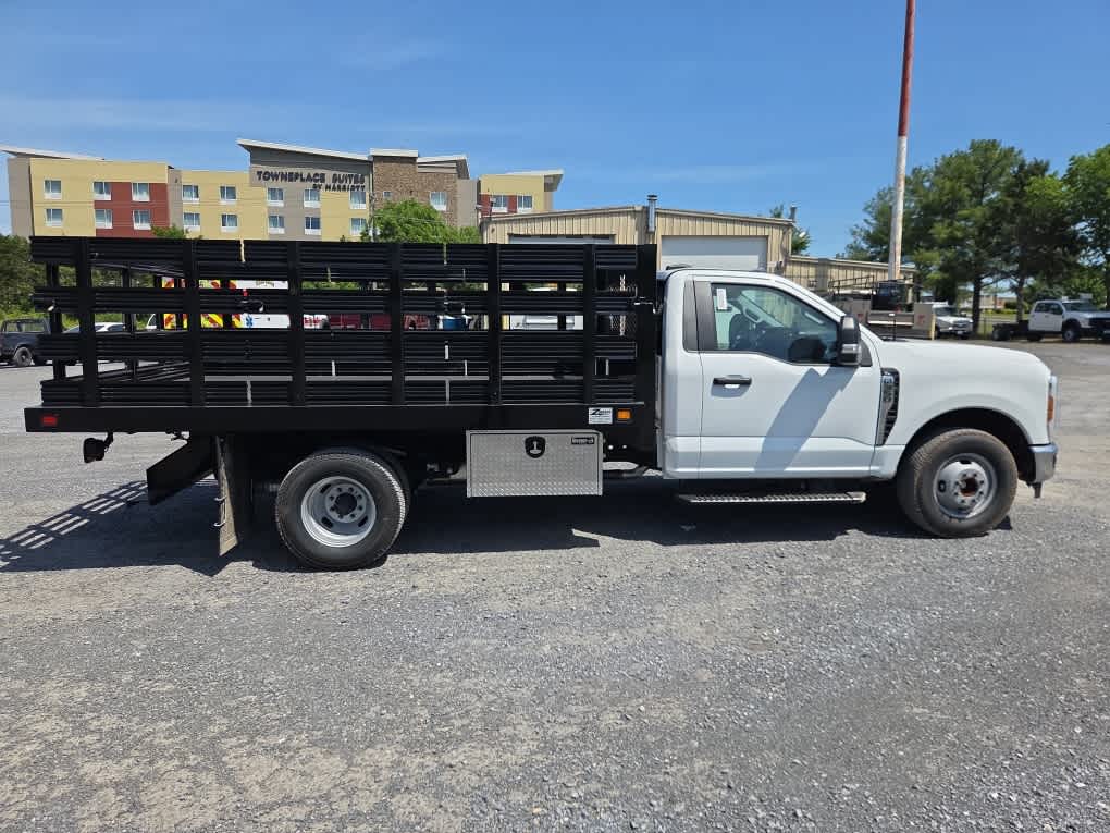 2025 Ford F-350 Chassis XL