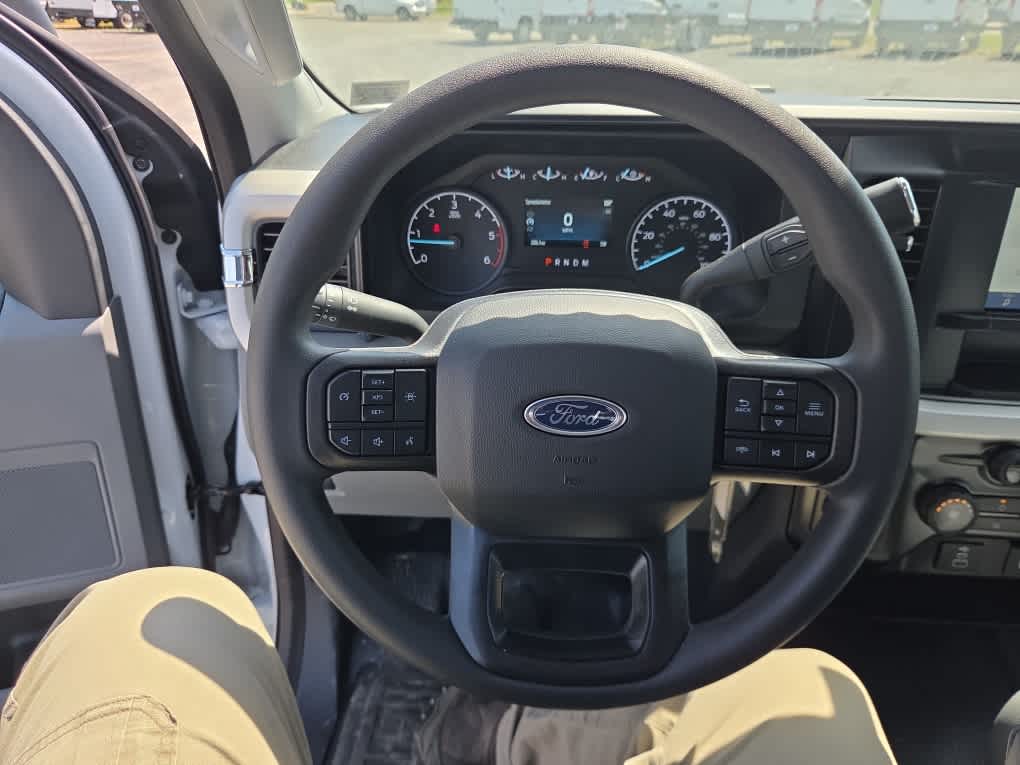 2025 Ford F-350 Chassis XL