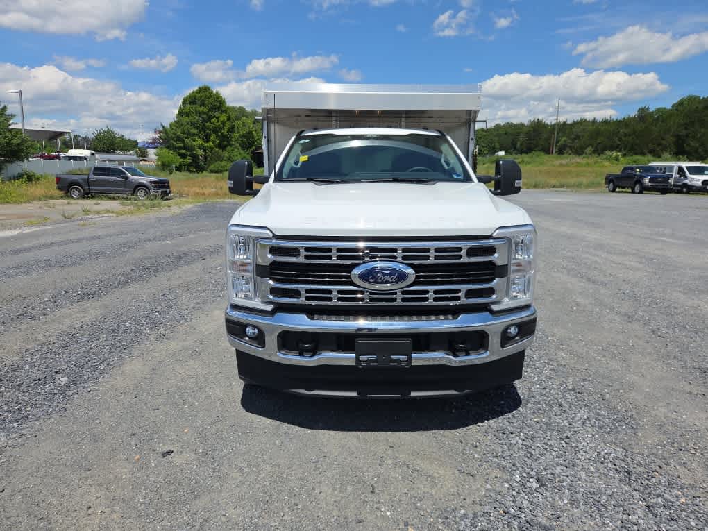 2025 Ford F-350 Chassis XL