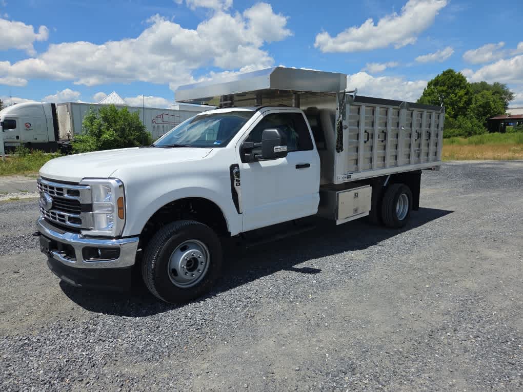 2025 Ford F-350 Chassis XL