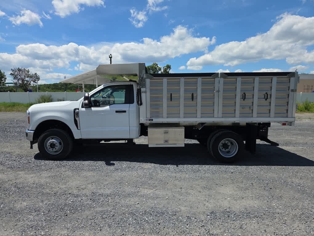 2025 Ford F-350 Chassis XL