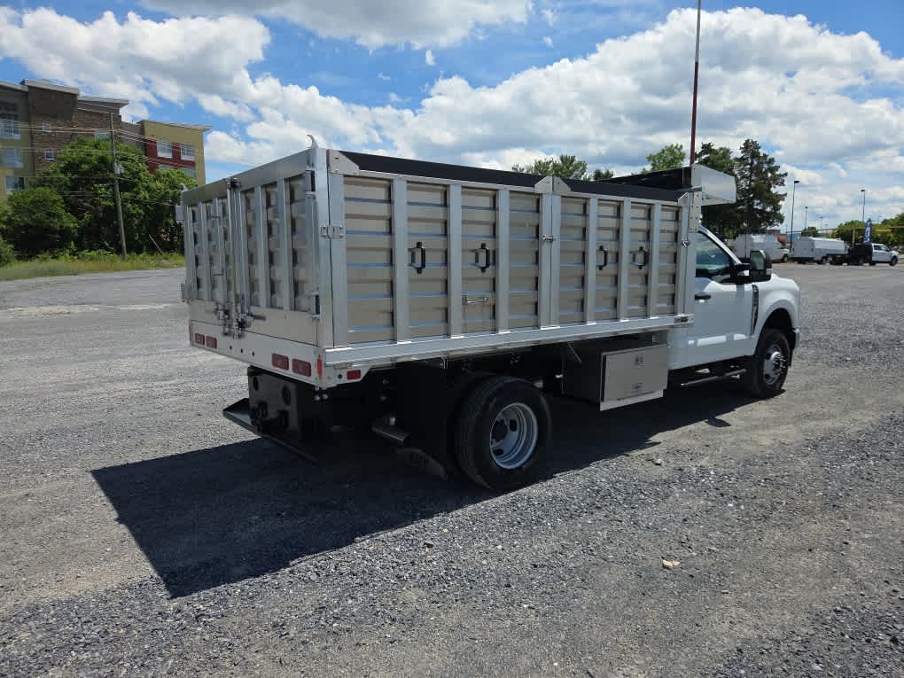 2025 Ford F-350 Chassis XL