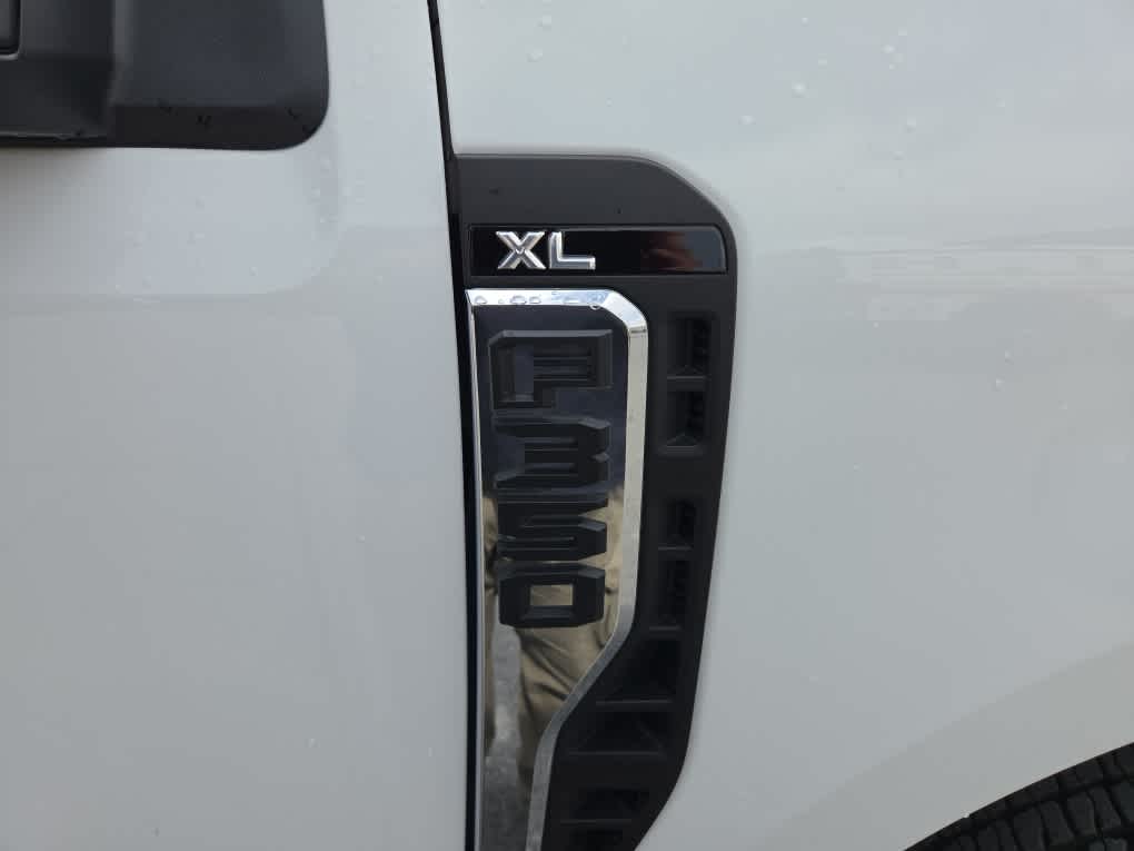 2025 Ford F-350 Chassis XL