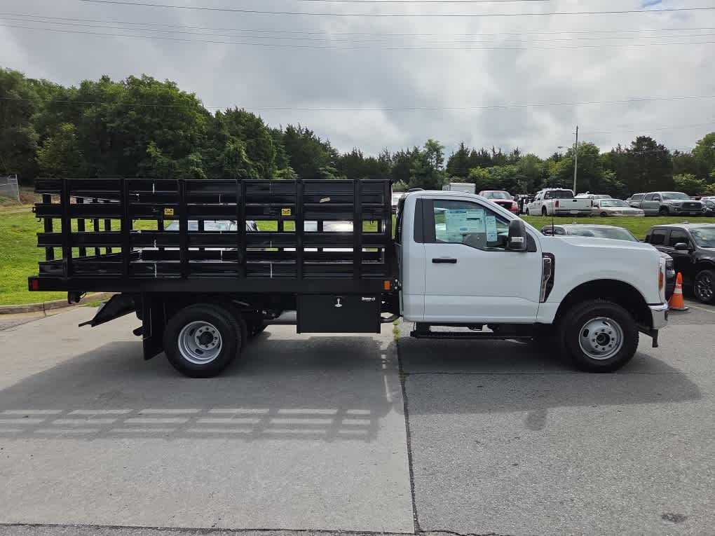2025 Ford F-350 Chassis XL