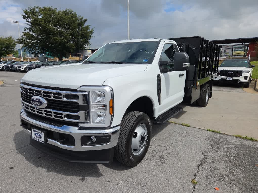 2025 Ford F-350 Chassis XL