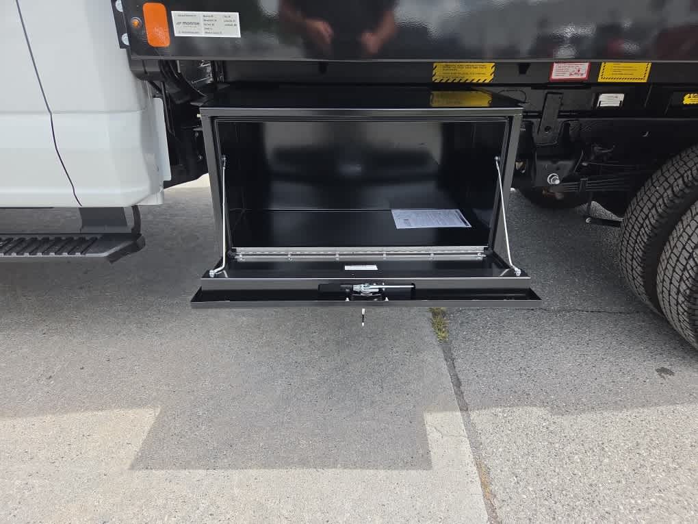 2025 Ford F-350 Chassis XL