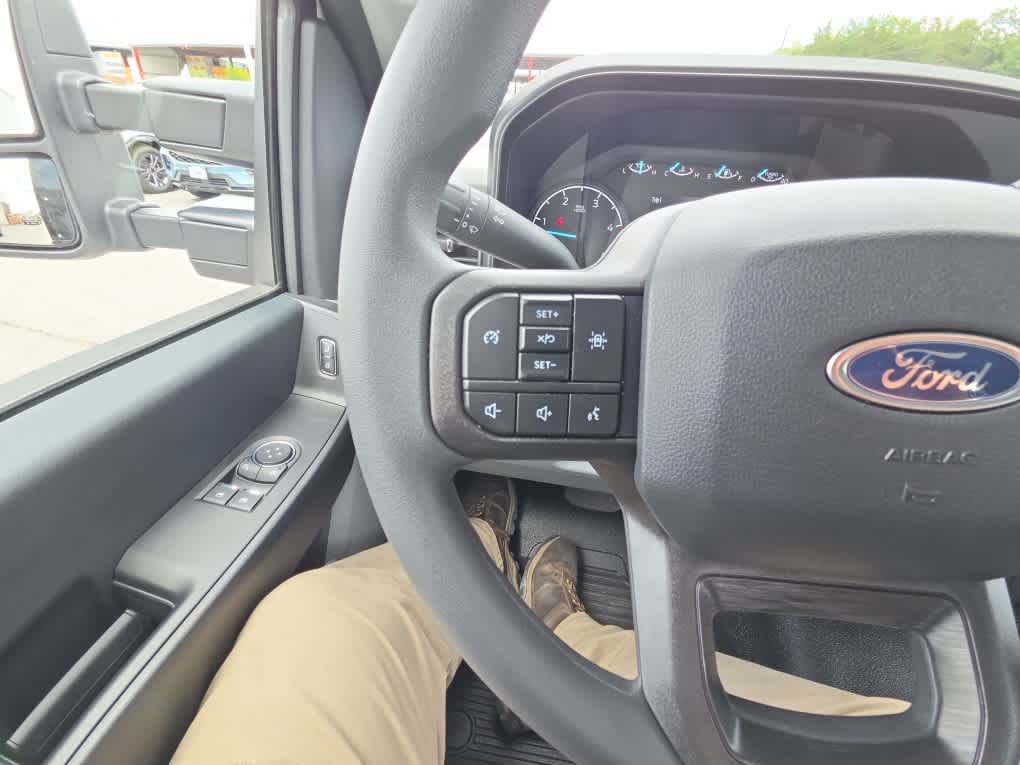 2025 Ford F-350 Chassis XL