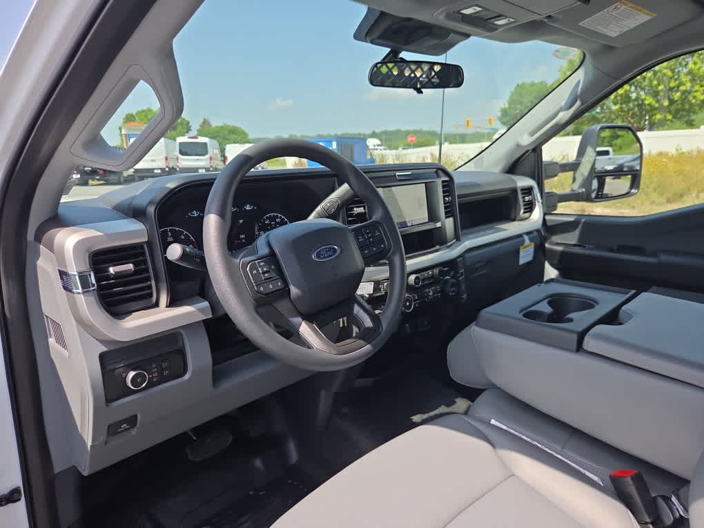 2025 Ford F-450 Chassis XL