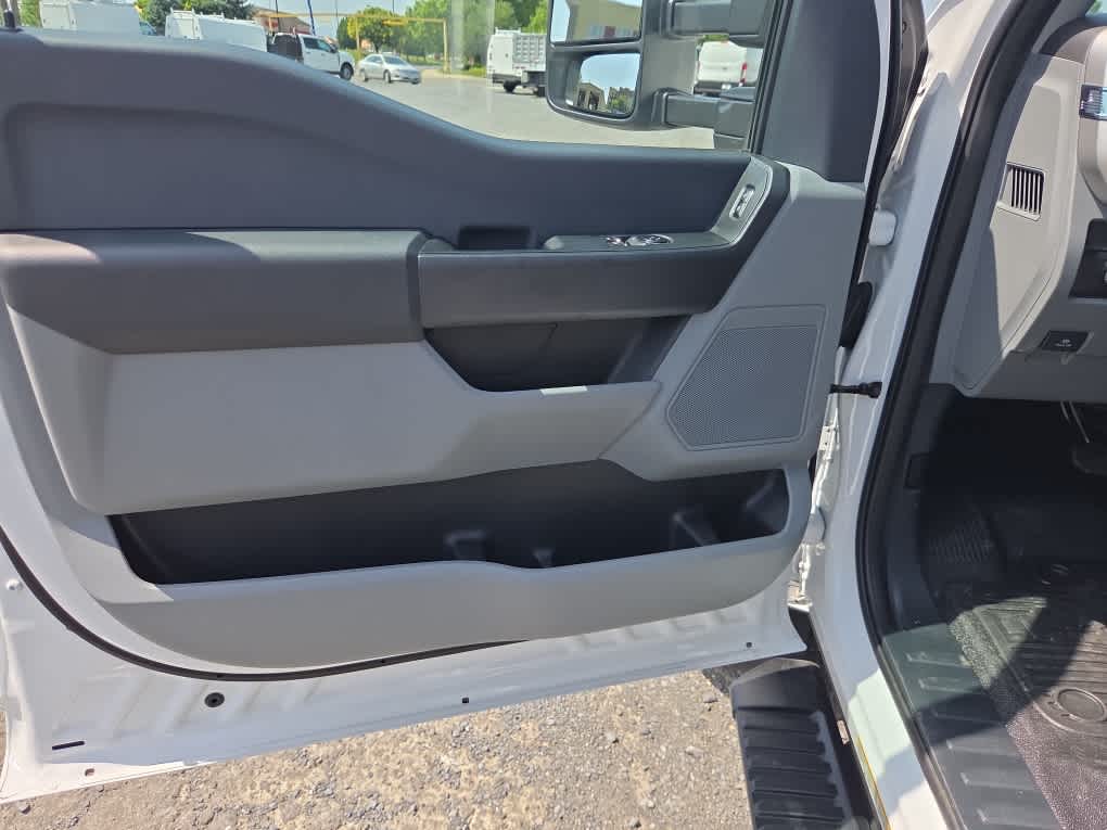 2025 Ford F-450 Chassis XL