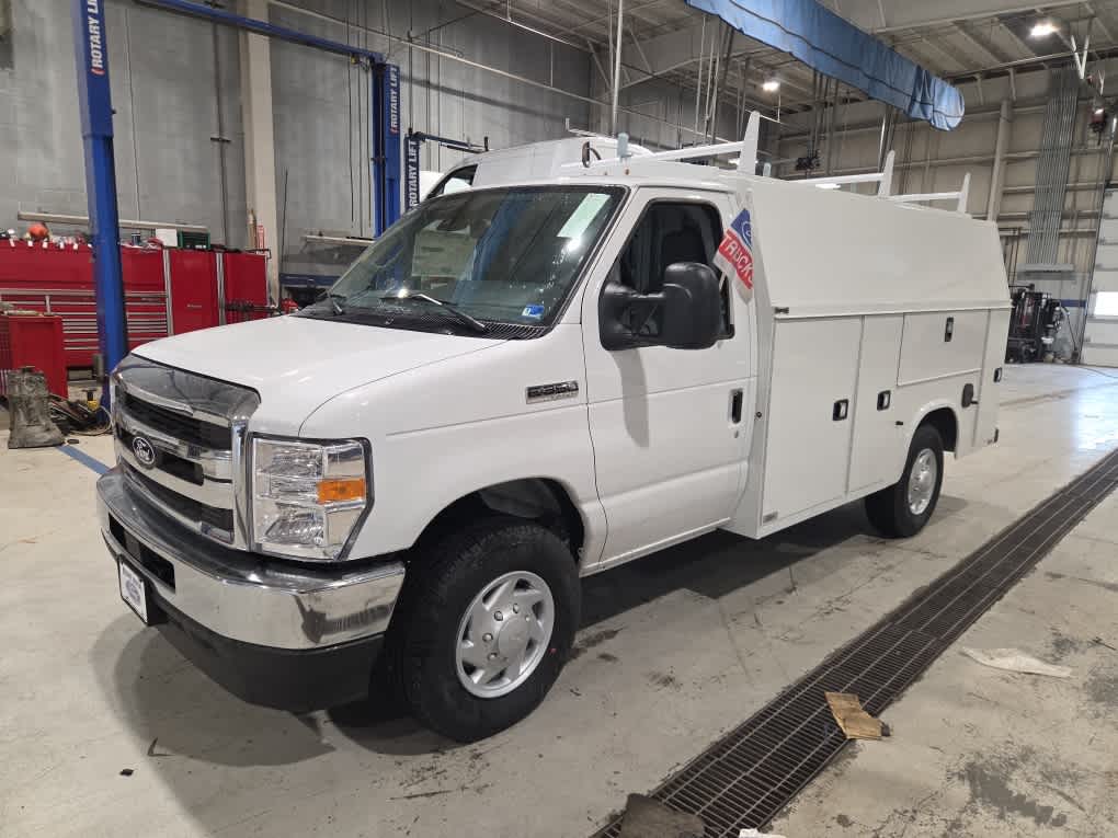 2026 Ford E-350 Cutaway 