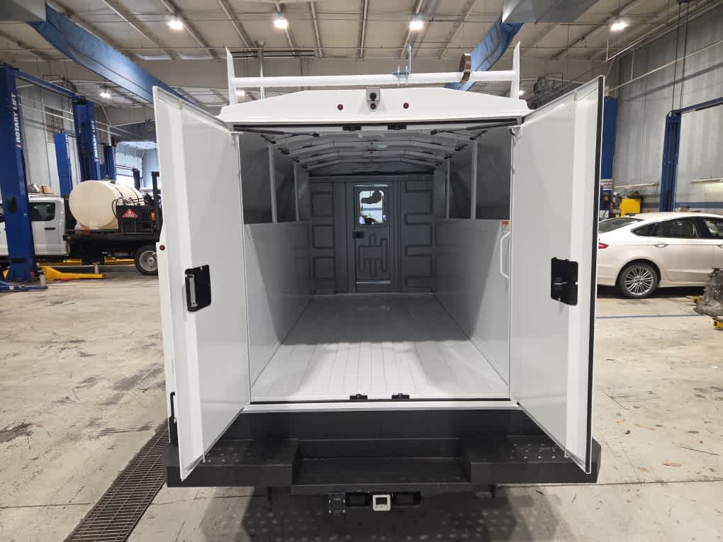 2026 Ford E-350 Cutaway 