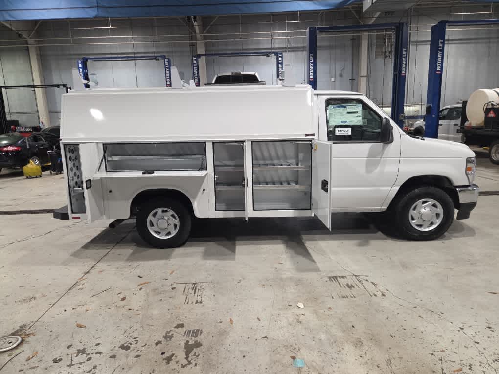 2026 Ford E-350 Cutaway 