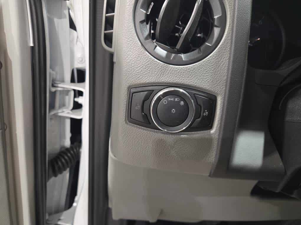 2026 Ford E-350 Cutaway 