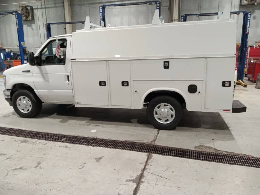 2026 Ford E-350 Cutaway 