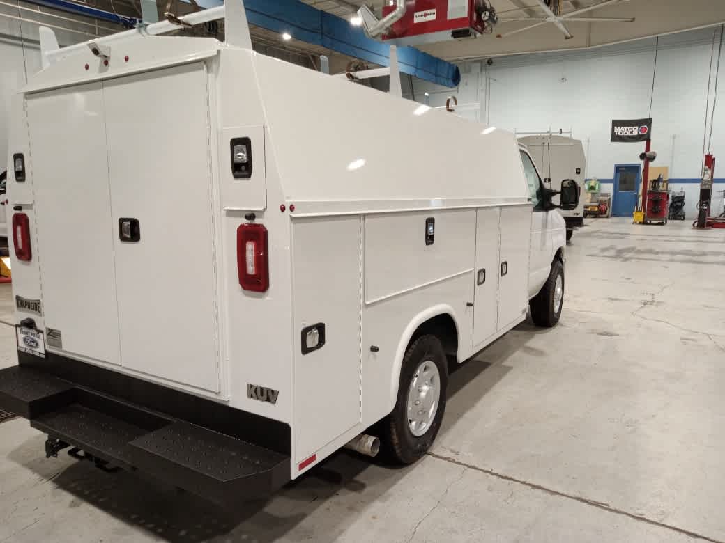2026 Ford E-350 Cutaway 