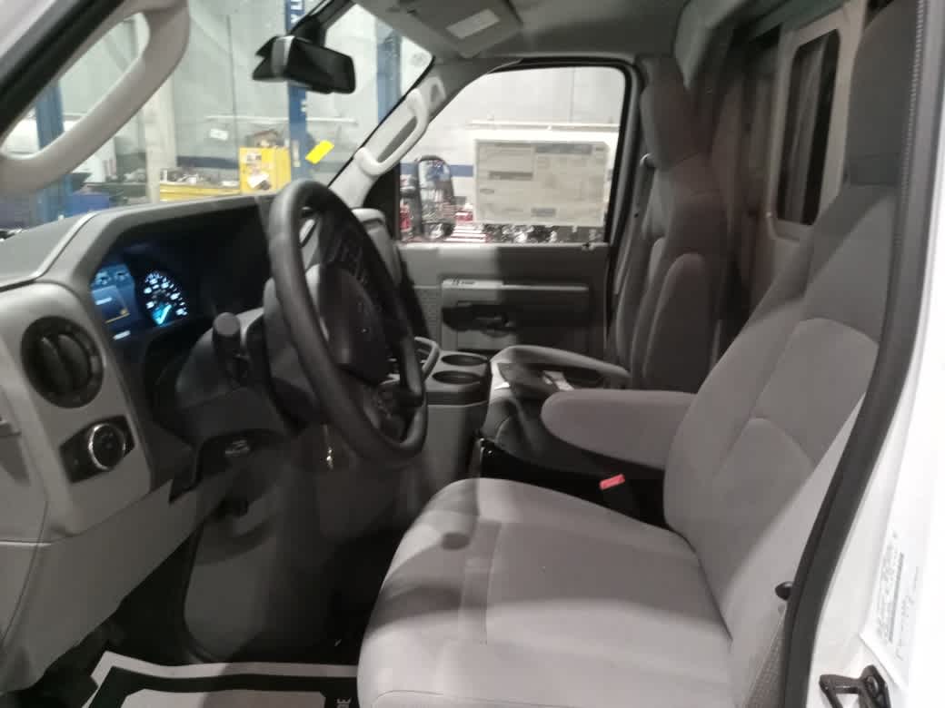 2026 Ford E-350 Cutaway 