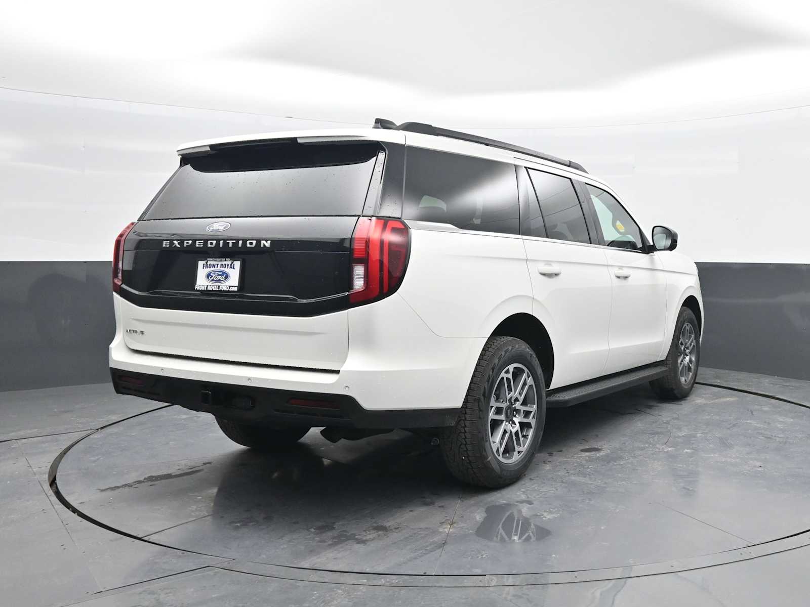 2026 Ford Expedition Active
