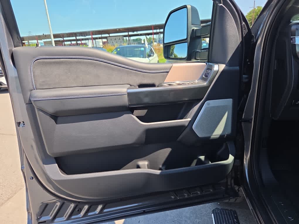 2026 Ford F-350 Super Duty Platinum